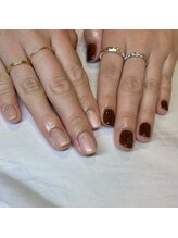 アイコニック アイ 日進梅森台店(ICONIQ eye)/左右非対称ネイル