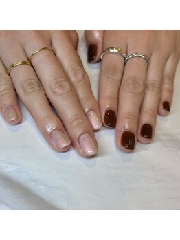 アイコニック アイ 日進梅森台店(ICONIQ eye)/左右非対称ネイル