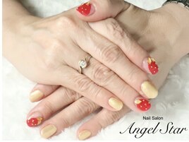 大人可愛い苺ネイル♪‘