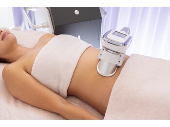 ミカ ネスト(Mika Nest)/TVやYouTubeで話題に脂肪冷却