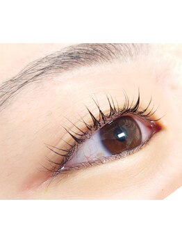 ナチュラル上品な目元にしたい