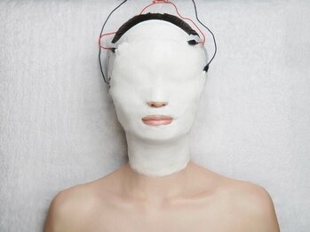 スキンラボ 新宿(@SkinLabo)の写真/【クリスマスプレゼント付】MAX50%OFFエンビロン最高峰フルコースに選べるお好きなエステプレゼント¥17300