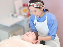 頭と身体、心まで軽くなる癒しのアロマヘッドセラピーをご提供