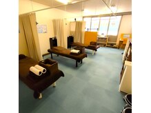 店内は広めでゆったりとお過ごしいただけます