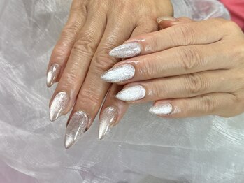 ヒラソルネイル(Girasol nail)/長さだし10本にマグネット