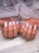 エンヴィ(ENVY)/ホワイトグラデーションネイル