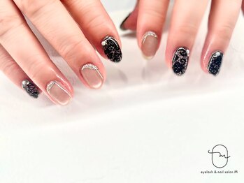 エム(M)/Lace nail