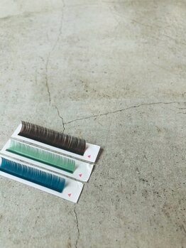 ノットイコール(≠ not equal)/ミドリ系を使ったデザイン