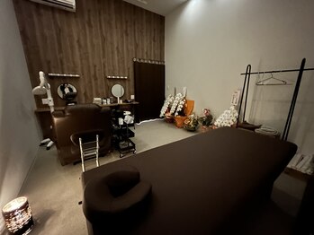 トナリ(tonari)/施術室風景