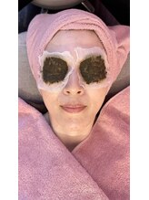 福岡美人工房 アロマムーン/ハーブピーリングが目にも可能？