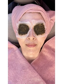 福岡美人工房 アロマムーン/ハーブピーリングが目にも可能?