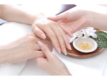 丁寧なネイルケアが大人気♪ 1メニュー￥1100からご用意！