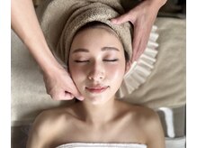 たるみ・むくみにアプローチ！リフトアップ効果抜群◎