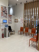 カラダファクトリー セブンパークアリオ柏店/アリオ柏店の待合いです♪