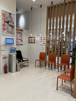 カラダファクトリー セブンパークアリオ柏店/アリオ柏店の待合いです♪