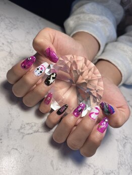 レラクス(RE.LUX)の写真/推し活ネイル・ワンホン・ミラーネイルもOK♪パーツ持ち込み＆つけ放題もプロにお任せ♪理想の指先が叶う！