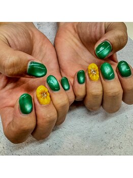 サロンドティス 学芸大学(salon de tis)/ひまわりネイル