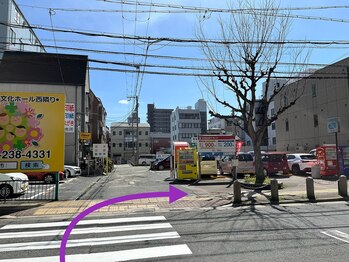 ミニョン 堺東店/横断歩道を渡って‥