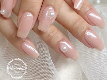 ルブリー(roovely)/ホワイトオーロラネイル