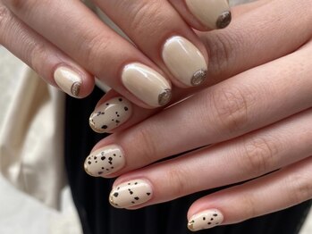 ブランシェール(blancher)/持ち込みデザイン浦和淡色ネイル