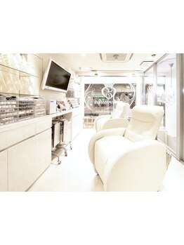 リクライニングチェアのあるサロン