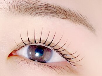 エメローズ 梅田店(AIMEROSE)の写真/【ナチュラル上品EYE】韓国発★マスカラパーマ￥4730／垢抜け顔SET〈眉×パーマ￥7700〉上下パーマ￥5500