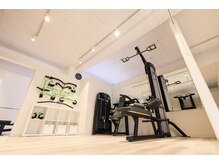 トレーニングスタジオ G3/ラットプルダウン/ロー・ロー