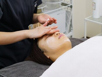 ユカリス(Yu.charis)/REVIハーブピーリング施術工程♪