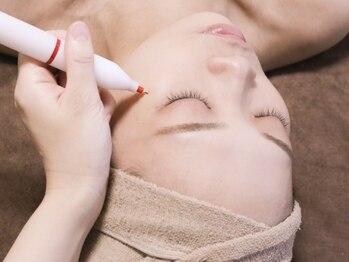 モモイロ(momoiro)/短時間広範囲のシミケア♪