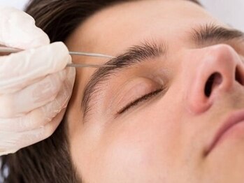 トータルメンズエステ キング(KING)の写真/［NEW］kingアイブロウ＋LED脱毛★男眉フルデザインSET（骨格マッピング×眉パーマ×WAX）