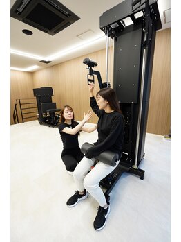 ストレッチトレーニング(STRETCH+TRAINING)/トレーナーによる4Dマシン指導