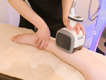 チャマ 徳島本店(CHAMA)の写真/【シェイプアップ美脚】 《キャビ脂肪燃焼×アロマ美脚》のWアタックで、足首～ヒップまで徹底的に引締め!