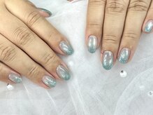ヒラソルネイル(Girasol nail)/Wブルーカラー