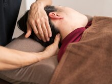 リラクゼーション ハル(リラクゼーション・HALU)/ヘッドマッサージ、後頭下の施術