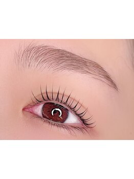 ナチュラル上品な目元にしたい