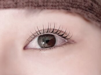 ルクール 新潟小針店(Le Coeur)の写真/朝メイク時短【自まつげ派もドール級EYEに★まつ毛パーマ】どの角度から見ても自然なカールで印象UP♪
