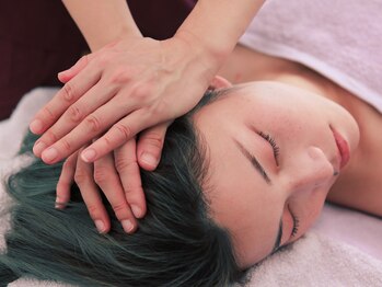 ヨギート(yogate)の写真/映えるフェイスラインへ↑ソフトタッチで心地よい【小顔矯正&ヘッドスパ】♪呼吸が深まるデコルテリンパ付