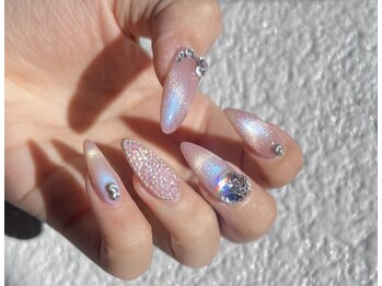 ネイルアンドアイラッシュスタジオ シュシュ(chouchou)/マグネット・Vカット・ピクシー