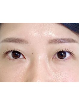 ナチュラル上品な目元にしたい