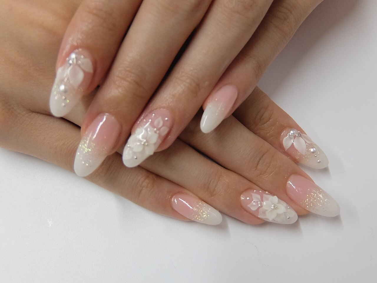 2025年-2026年冬トレンド】薔薇のネイルデザイン集｜人気順｜2ページ目