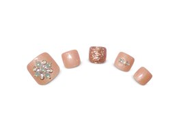 フットネイル　春夏　ベージュ