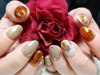 エムネイル(M Nail)/ニュアンスネイル・ホイル輝く