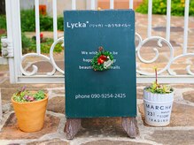 クリスマスネイルがちょうどいい頃♪さりげなくワンポイントも◎