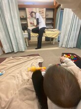 子育てママの整体サロン/施術中のお子様の様子