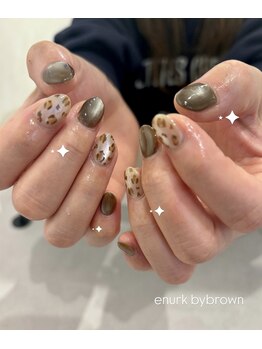 エヌーク バイ ブラウン(enurk by Brown)/ヒョウ柄★大人平成ネイル