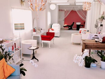 ビウィッチ トータル ビューティー サロン(BEWITCH TOTAL BEAUTY SALON)/内観