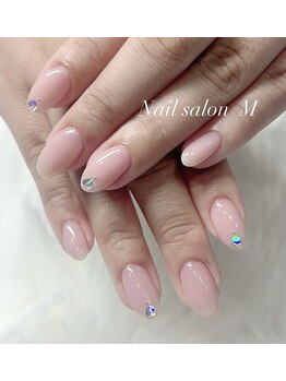 ネイルサロン M/ワンカラー+パーツ 4780円~