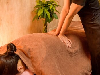 魅麗(ミレイ)/施術風景1