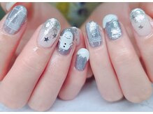 トレンドデザインやニュアンスネイル多数ご用意してます！