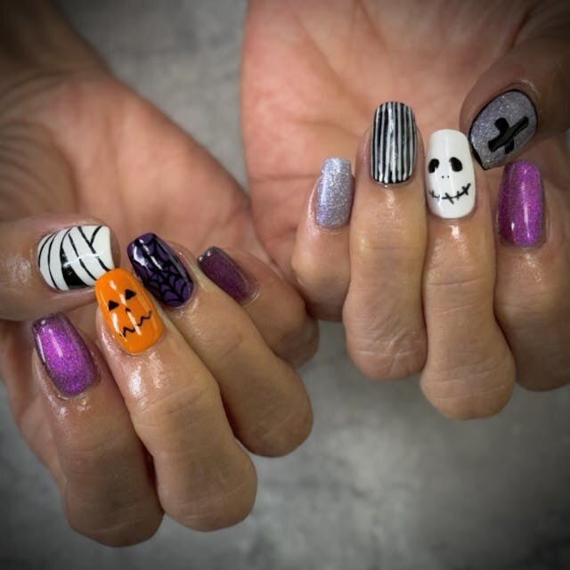 2026年冬トレンド】ブラック ハロウィンのネイルデザイン集｜人気順